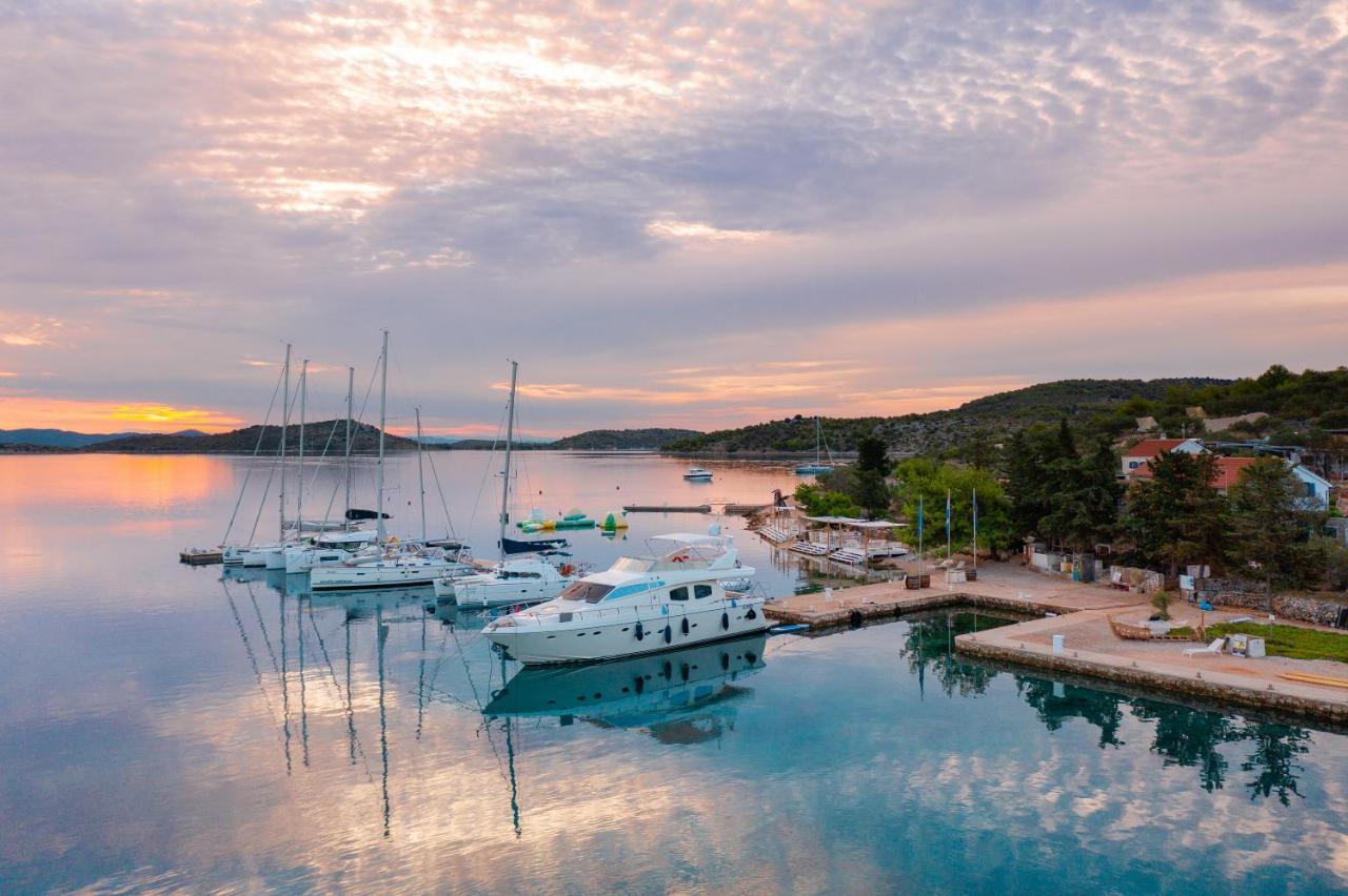 Glamping Resort Festa Kornati Pristanisce Exteriör bild